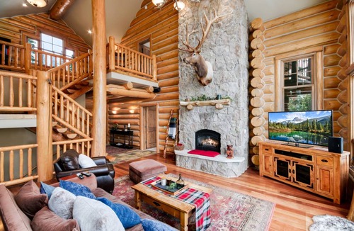 Quandary Village Cabin | 423 m² Cabin ∙ 4 bedrooms ∙ 8 guests