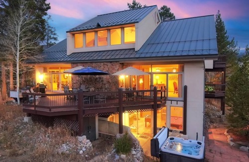 Three Peaks House | 447 m² House ∙ 5 bedrooms ∙ 12 guests