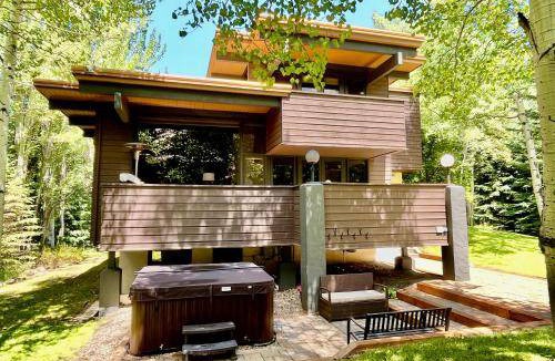 Aspen House | 453 m² House ∙ 4 bedrooms ∙ 8 guests