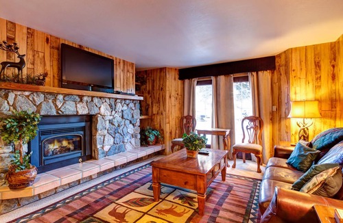 Warrior's Mark West House | 458 m² House ∙ 6 bedrooms ∙ 10 guests