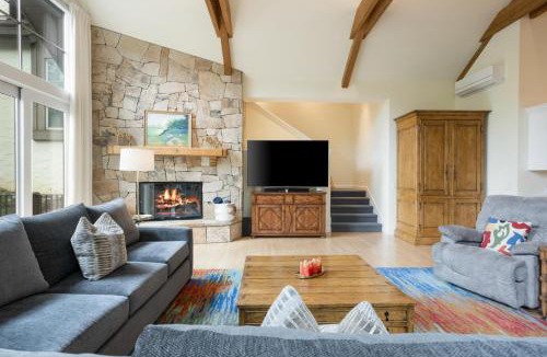 Avon House | 472 Holden Road