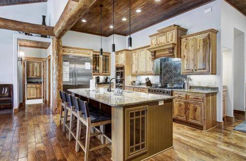 Christie Heights House | 473 m² House ∙ 6 bedrooms ∙ 16 guests