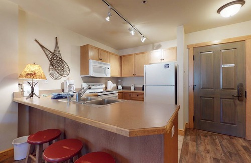 East Village at Copper Condo | 49 m² Condo ∙ 1 bedroom ∙ 4 guests