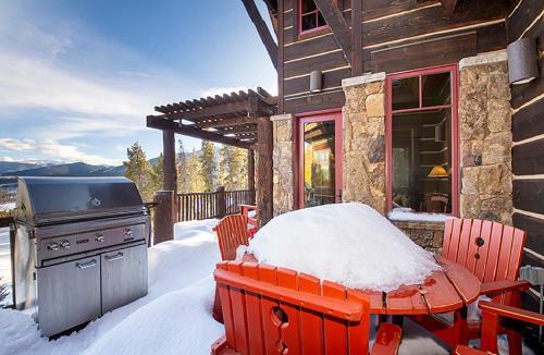 Granby House | 492 Golf Course Circle