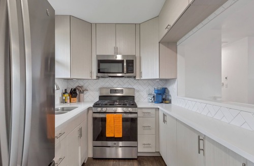 Denver House | 4BD Getaway w/Hot Tub, Trampoline, Games & BBQ