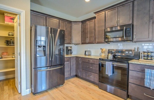 Colorado Springs House | 4BD Pikes Peak Views | Minutes to Hiking & Dining!