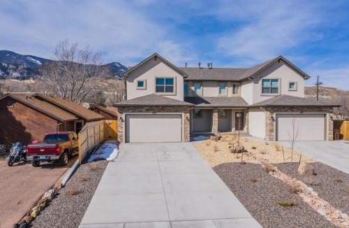 Colorado Springs House | 4BD Pikes Peak Views Minutes to Hiking & Dining