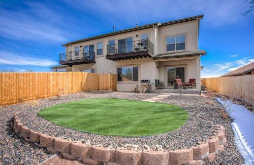 Colorado Springs House | 4BD Pikes Peak Views Minutes to Hiking & Dining