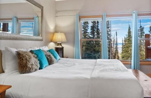 Quandary Village House | 4BR Blue River Retreat with Hot Tub