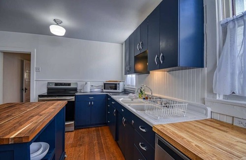 Leadville House | 4BR Charming Victorian - Steps to Downtown