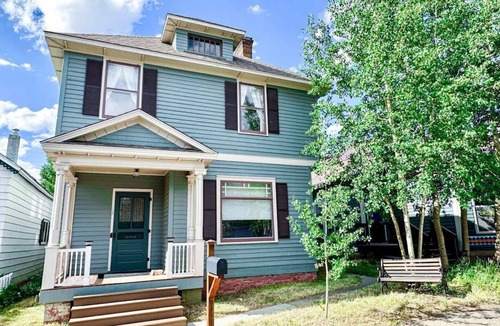 Leadville House | 4BR Charming Victorian - Steps to Downtown