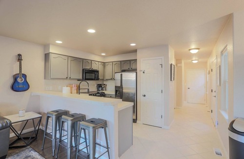Berkley House | 4BR home w/garage parking