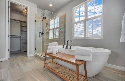 Monument House | 4BR Mountain views - Movie Theater - Pool Table