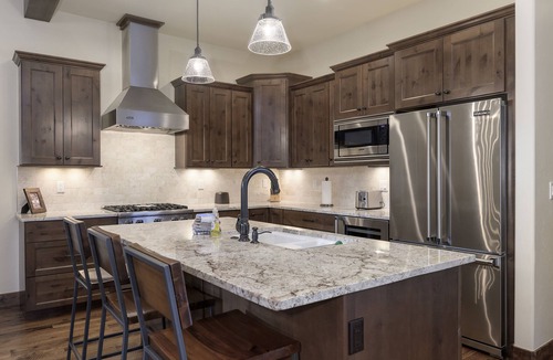 Old Town House | 4BR townhouse w/hot tub, fireplace & slope views