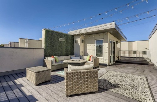 Highland House | 4BR Upscale Townhome/Roof Top w/Skyline Views