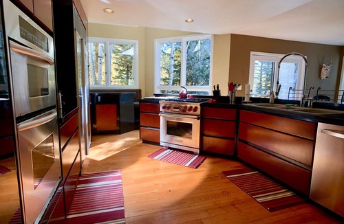 Baldy Mountain House | 5 Bdr Home Close to Peak 9, Huge Yard, Creek and Aspen Grove,