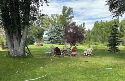 Gunnison - Crested Butte Cabin | 5 BR/3.5 BATH Gunnison Valley Home on the River between 2 ski areas, 4 wheeling