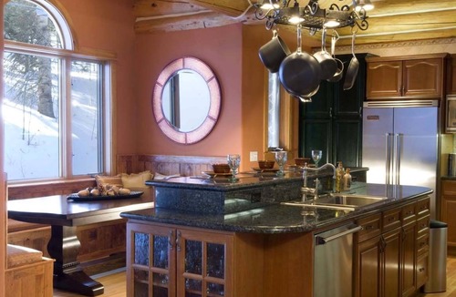 Mountain Village House | 5 BR + Loft Luxury Ski-in & Ski-out Log Home, stunning mountain views, hot tub