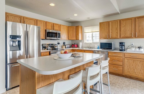 Sterling Hills House | 5 Mi to Cherry Creek State Park: Cozy Family Home!