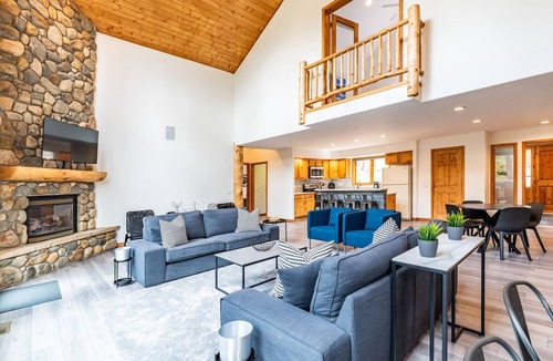 Blue River House | 5 mins to Breck, Mtn View, Hikes Galore!