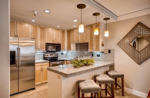 Peak 9 Condo | 5 Star -PRIME LOCAL Autumn Delight VILLAGE @ BRECK Mountain Side Pool+Hot Tubs+