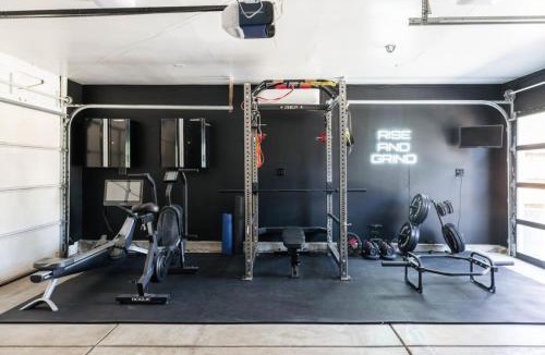 Thornton House | 5 Star Retreat With A Gym And APrivate Office