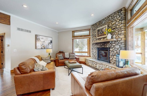 Woodland Park House | 507 m² House ∙ 5 bedrooms ∙ 10 guests