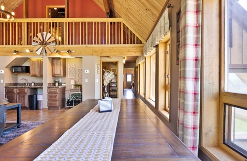 Wildernest House | 5100 Sq Ft Mountain Home/Game Room/Hot Tub/3 Living Areas