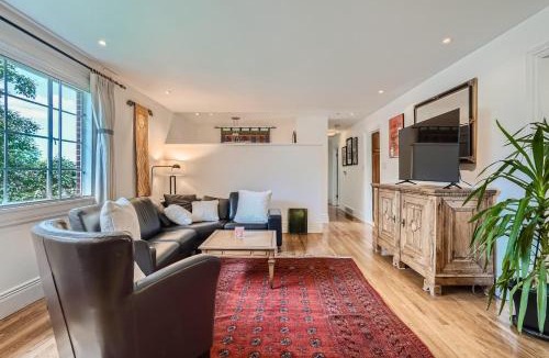 Park East House | 5144 Aurora - All