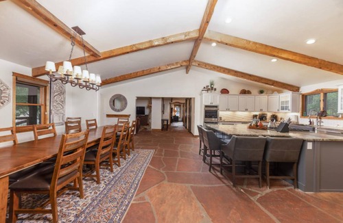 Peak 8 House | 518 m² House ∙ 8 bedrooms ∙ 19 guests