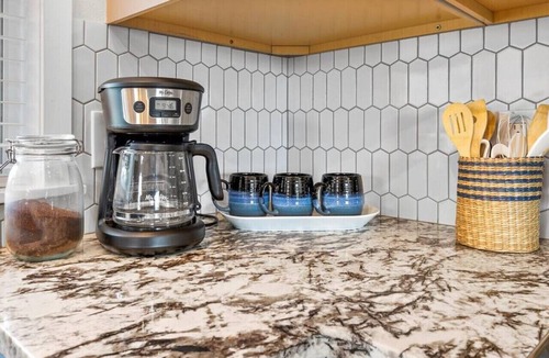 Monument House | 52 Front St · HOT TUB! Amazing Mountain views! Newly Remodeled