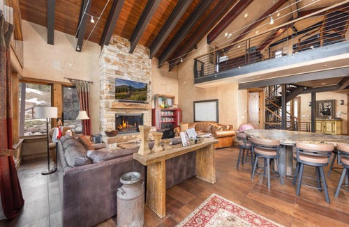 Copper Mountain House | 520 m² House ∙ 5 bedrooms ∙ 19 guests