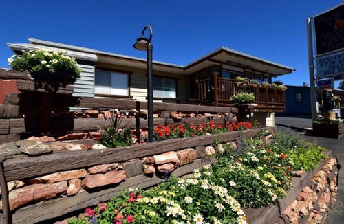 Estes Park Hotel | 53 m² Motel ∙ 127 guests
