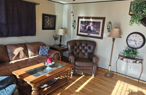 Littleton House | 55% OFF for 29 days or more booking or more! Pet friendly Doll House Centennial