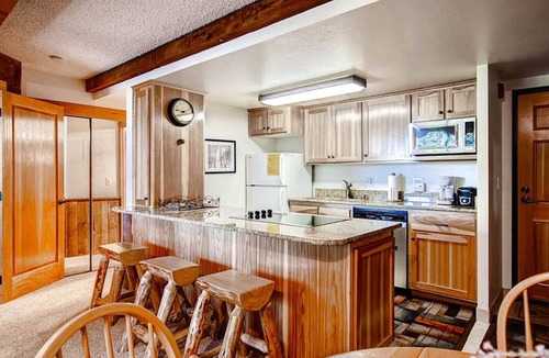 Peak 9 Condo | 56 m² Condo ∙ 1 bedroom ∙ 4 guests