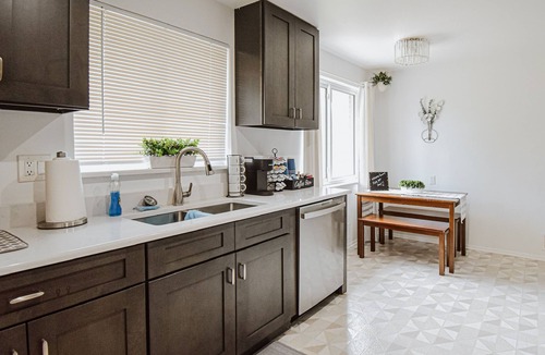 Littleton House | 5BD Cozy, SouthGlenn Gem, Yard, Games, Shops, close to Downtown Littleton&Denver
