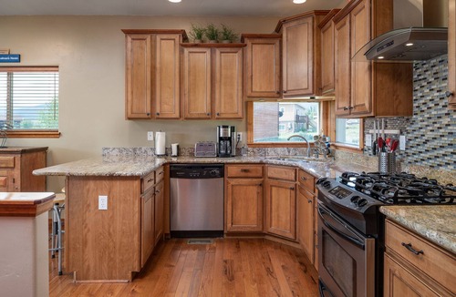 Tabernash House | 5BR House on Lake w/Paddle Boards & Hot Tub