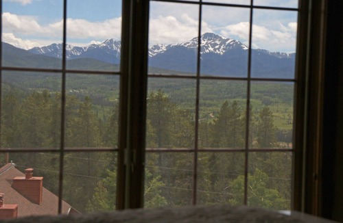 Fraser House | 5br Luxury Mountain Home Sleeps 16: Hot Tub, Game Room, Free Ski/town Shuttle