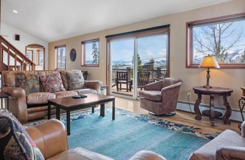 Wildernest House | 5BR Mountain Retreat with Hot Tub and Sauna