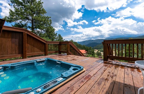 Woodland Park House | 5BR Pikes Peak Estate View- Fire Pit & Hot Tub