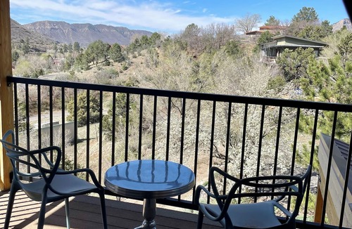 Durango House | 5BR Retreat with Breathtaking views, close to Downtown Durango