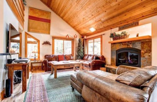 Warrior's Mark West House | 5BR Ski in Out Mountain Getaway with Hot Tub and Views