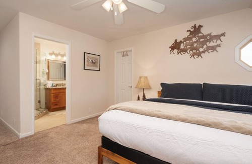 Granby Cabin | 6 BDR + Bonus Room, 12 BDS, Hot Tub, Cinema, Skiing, Golf!