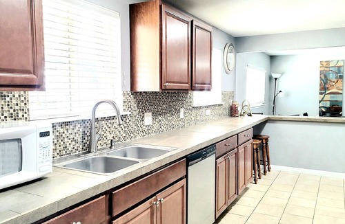 Dupont House | 6 bdrms-2 Kitchens-2 Living Rooms - Easy Access to Red Rocks and Downtown!