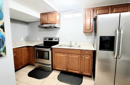 Dupont House | 6 bdrms-2 Kitchens-2 Living Rooms - Easy Access to Red Rocks and Downtown!