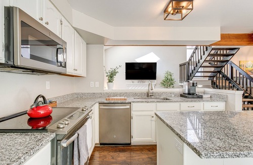 Denver House | 6 Mi to Dtwn: Arvada Home w/Hot Tub & Yard