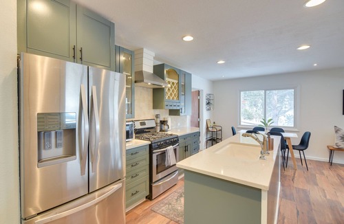 Conifer House | 6 Mi to Staunton State Park: Conifer Home w/Deck