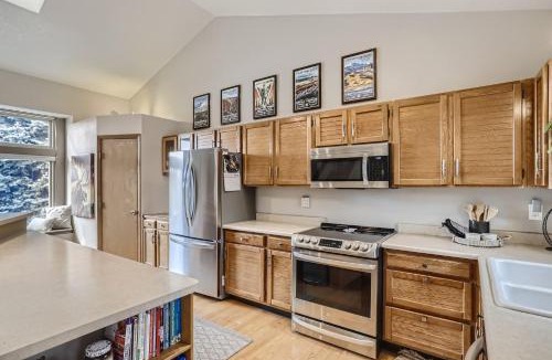 Ralston Valley House | 6022 Yank Ct