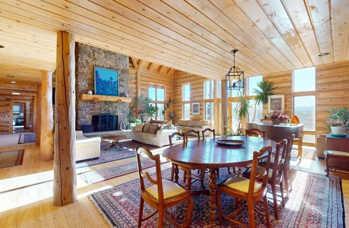Glenwood Springs Cabin | 613 m² Cabin ∙ 7 bedrooms ∙ 19 guests