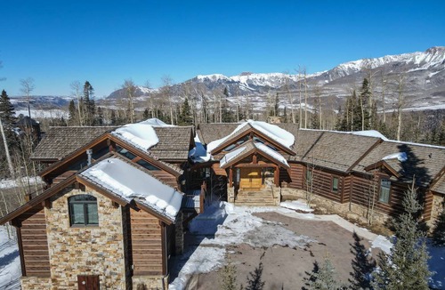 Mountain Village House | 632 m² House ∙ 5 bedrooms ∙ 12 guests